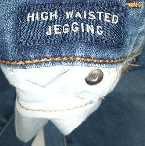 High waisted Aeropostale jeggings. Size 6 short.